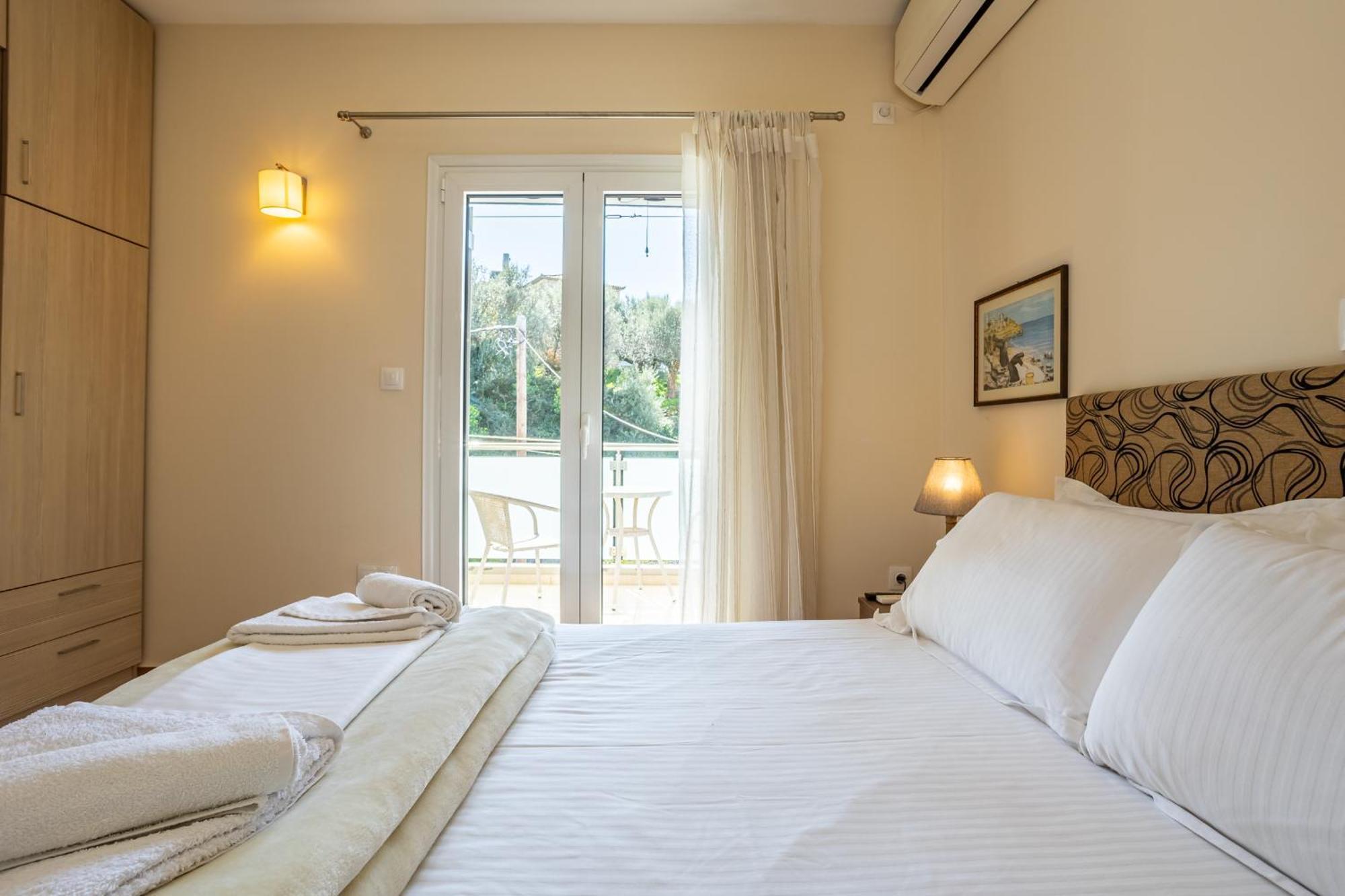 Avia Blue Maisonettes - Messinia Gulf Retreat Exterior photo