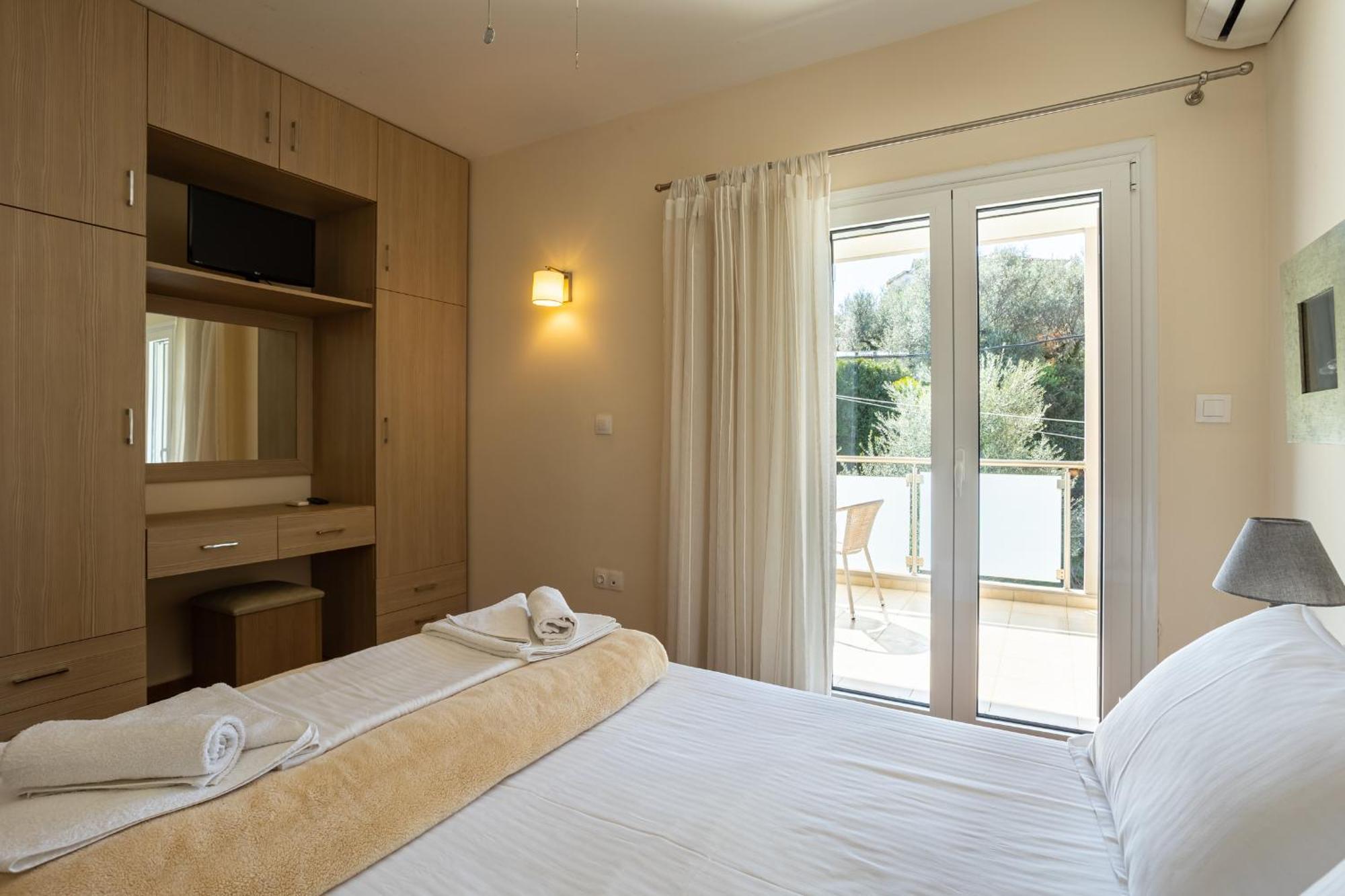 Avia Blue Maisonettes - Messinia Gulf Retreat Exterior photo